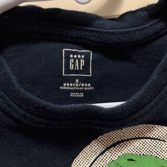Size 5t baby gap t shirt - Picture 2 of 3